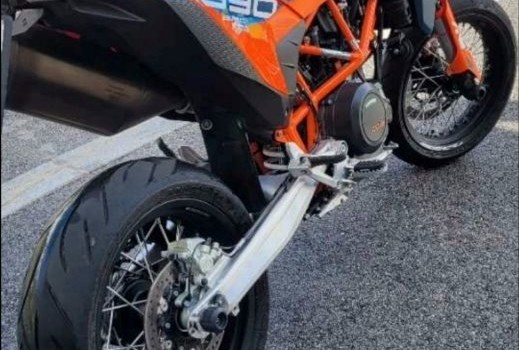 Gebrauchtmotorrad KTM 690 SMC R - Bild 3