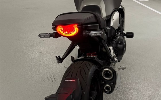 Gebrauchtmotorrad Honda CB 1000 R - Bild 18