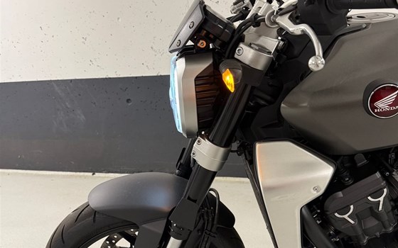 Gebrauchtmotorrad Honda CB 1000 R - Bild 9