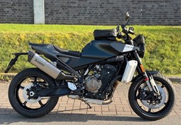 Neumotorrad Husqvarna Svartpilen 801