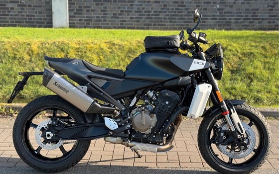 Neufahrzeug Husqvarna Svartpilen 801 - Bild 1