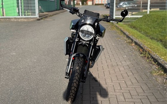 Neufahrzeug Husqvarna Svartpilen 801 - Bild 10
