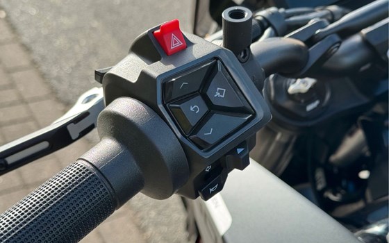Neufahrzeug Husqvarna Svartpilen 801 - Bild 13