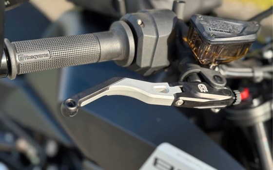 Neufahrzeug Husqvarna Svartpilen 801 - Bild 15