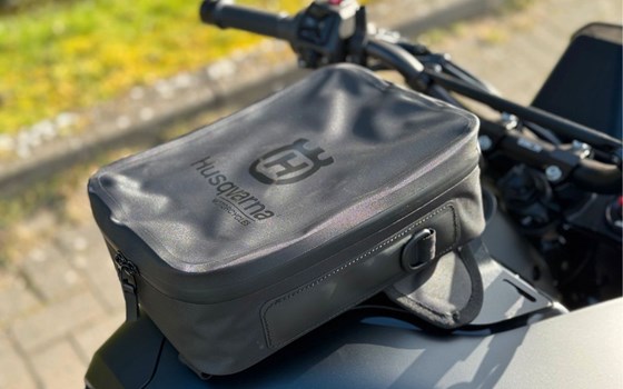 Neufahrzeug Husqvarna Svartpilen 801 - Bild 16
