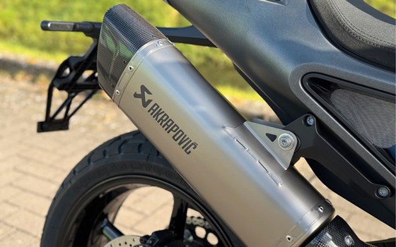 Neufahrzeug Husqvarna Svartpilen 801 - Bild 18