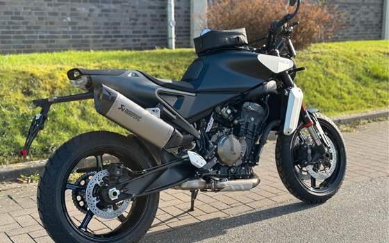 Neufahrzeug Husqvarna Svartpilen 801 - Bild 3