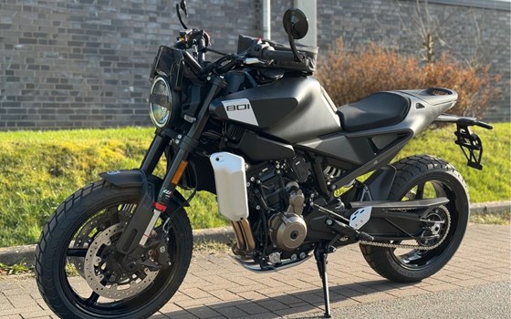 Neufahrzeug Husqvarna Svartpilen 801 - Bild 4