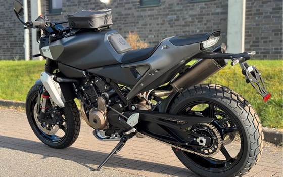 Neufahrzeug Husqvarna Svartpilen 801 - Bild 6