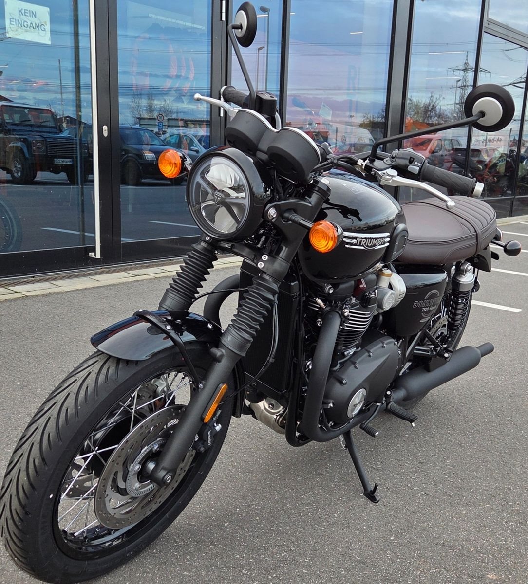 Triumph Bonneville T120 Black