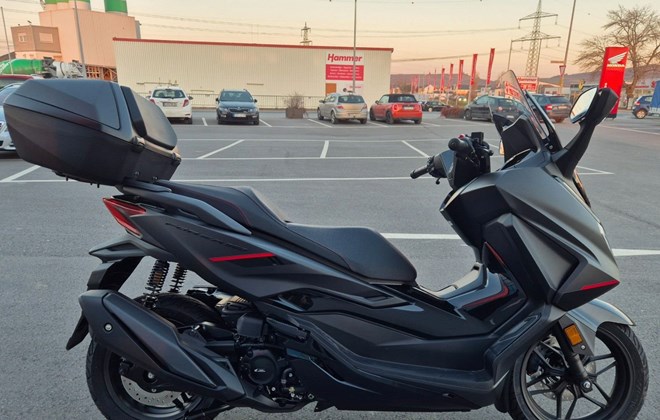 Honda Forza 350
