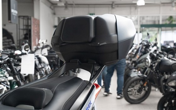 Gebrauchtmotorrad Yamaha XMAX 300 - Bild 11