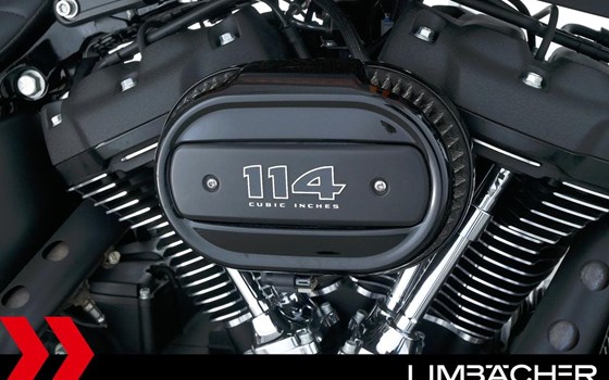 Gebrauchtmotorrad Harley-Davidson Softail Street Bob 114 FXBBS - Bild 15