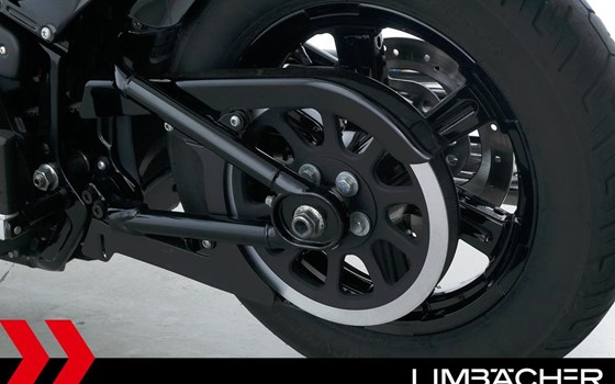 Gebrauchtmotorrad Harley-Davidson Softail Street Bob 114 FXBBS - Bild 19