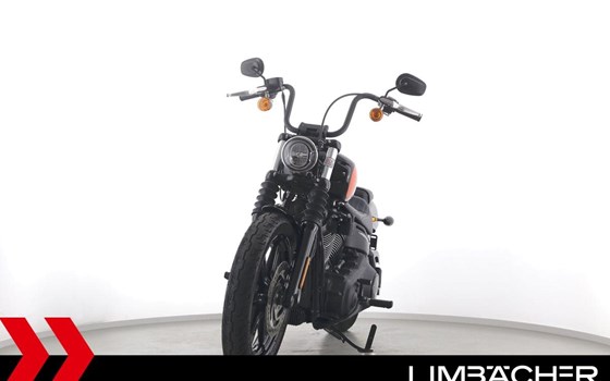 Gebrauchtmotorrad Harley-Davidson Softail Street Bob 114 FXBBS - Bild 3