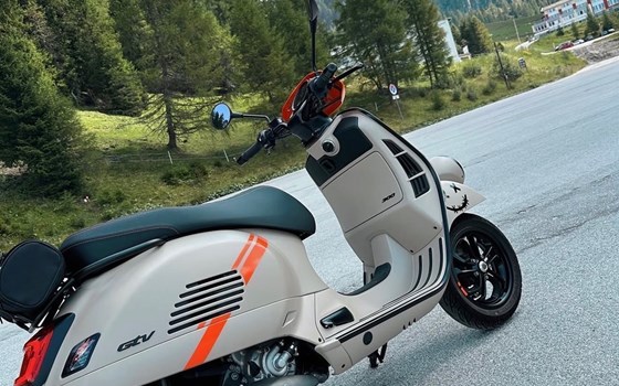 Gebrauchtmotorrad Vespa GTV 300 - Bild 1