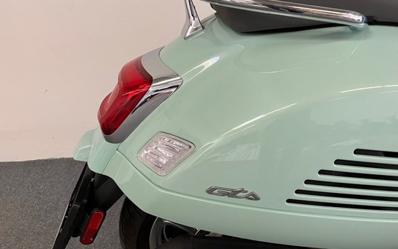 Gebrauchtmotorrad Vespa GTS 125 - Bild 3