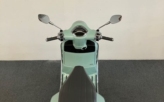 Gebrauchtmotorrad Vespa GTS 125 - Bild 9