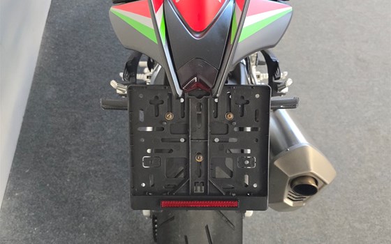 Gebrauchtmotorrad Aprilia Tuono V4 1100 Factory - Bild 6