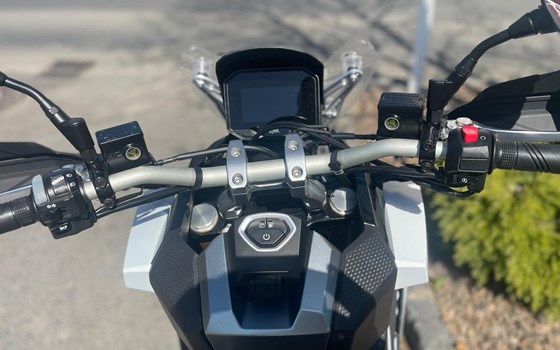 Gebrauchtmotorrad Sym ADX 400 TG - Bild 4