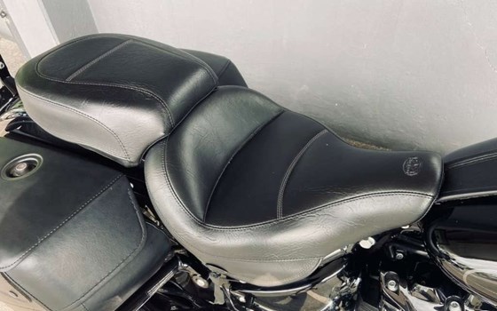 Gebrauchtmotorrad Harley-Davidson Softail Heritage Classic 114 FLHCS - Bild 6