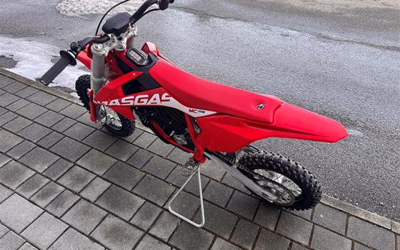 Gebrauchtmotorrad GASGAS MC-E 5 - Bild 4