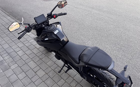 Neufahrzeug KTM 125 Duke - Bild 4