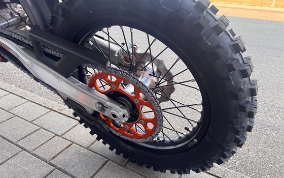 Neufahrzeug KTM 300 EXC SIX DAYS - Bild 11