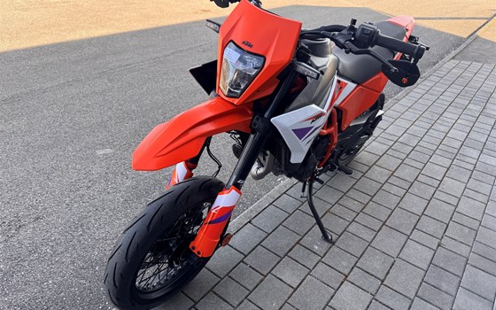 Neufahrzeug KTM 390 SMC R - Bild 3
