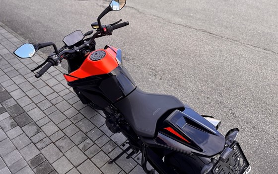 Gebrauchtmotorrad KTM 890 Duke - Bild 4