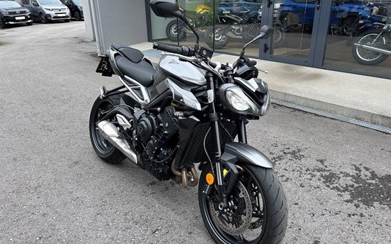 Gebrauchtmotorrad Triumph Street Triple 765 R - Bild 1