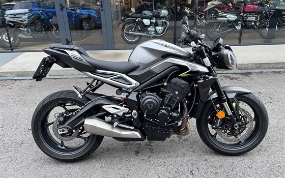 Gebrauchtmotorrad Triumph Street Triple 765 R - Bild 2