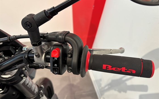 Neufahrzeug Beta RR 125 4T Motard T X special edition - Bild 6