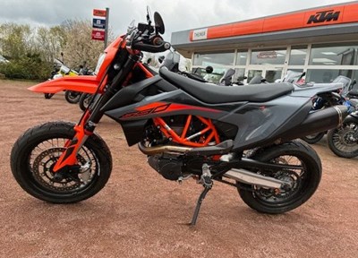 GEBRAUCHTFAHRZEUG KTM 690 SMC R