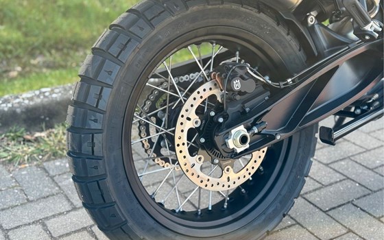 Neufahrzeug Husqvarna Norden 901 Expedition - Bild 11