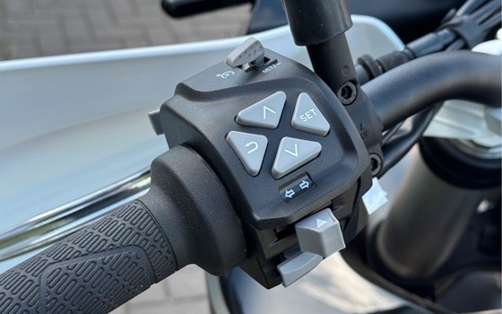 Neufahrzeug Husqvarna Norden 901 Expedition - Bild 13