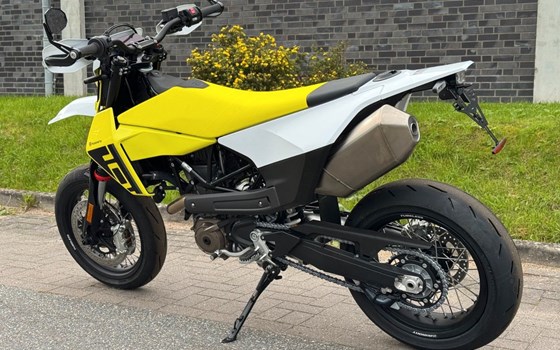 Neufahrzeug Husqvarna 701 Supermoto - Bild 6