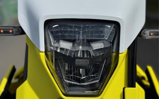 Neufahrzeug Husqvarna 701 Supermoto - Bild 7
