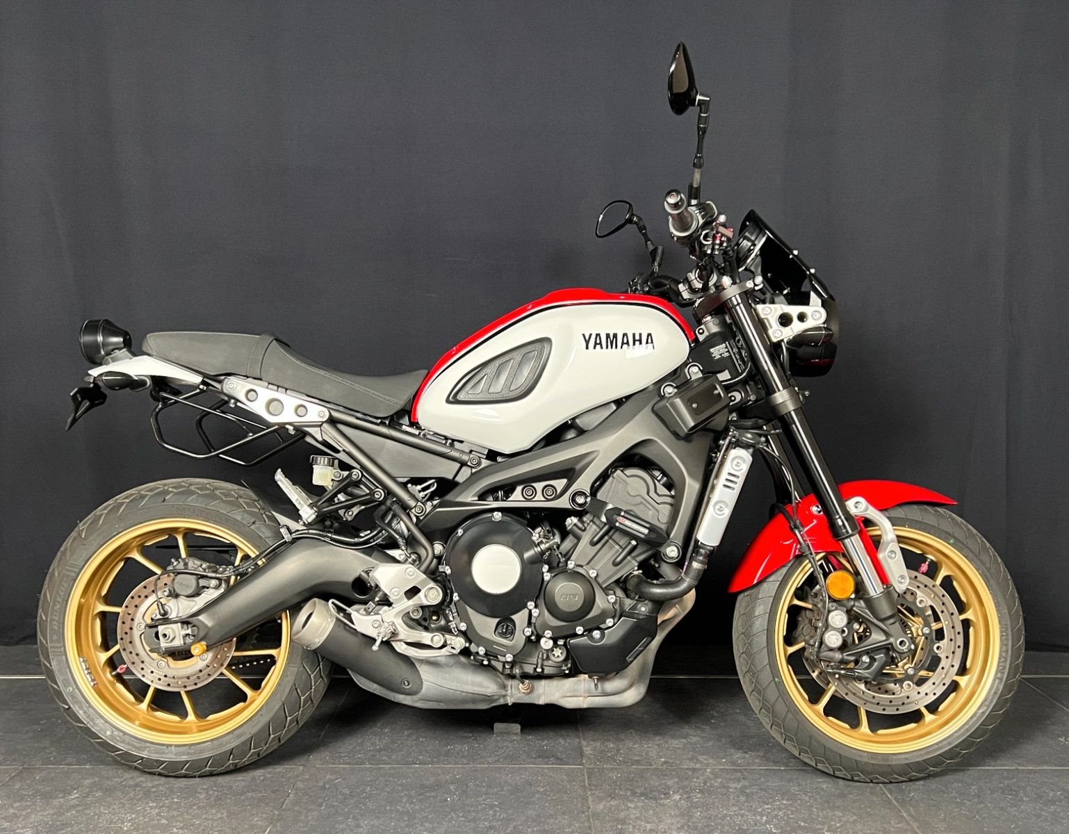 Yamaha XSR900