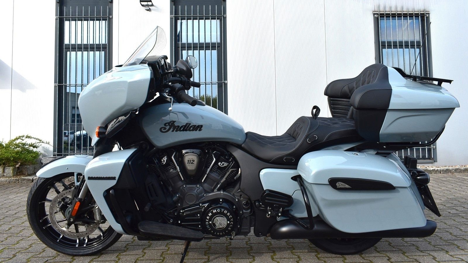 Indian Roadmaster Powerplus Dark Horse with 112 Package