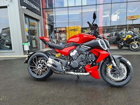 Ducati Diavel V4