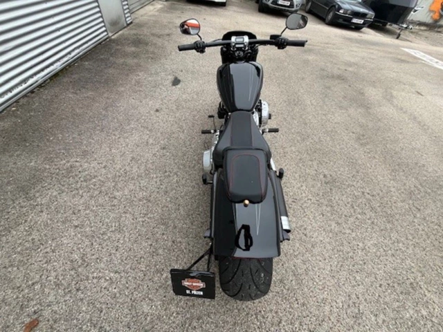 Harley-Davidson Softail Breakout FXBR (schwarz) - Bild 10