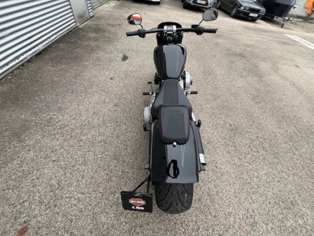 Harley-Davidson Softail Breakout FXBR (schwarz) - Bild 10