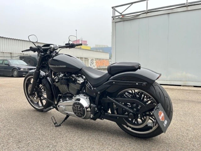 Harley-Davidson Softail Breakout FXBR (schwarz) - Bild 11