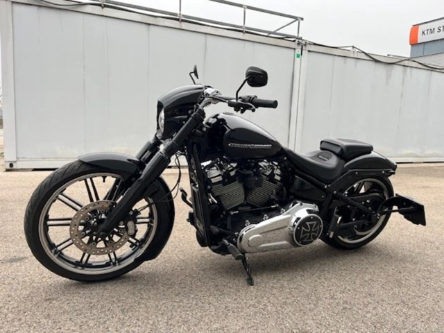Harley-Davidson Softail Breakout FXBR (schwarz) - Bild 12