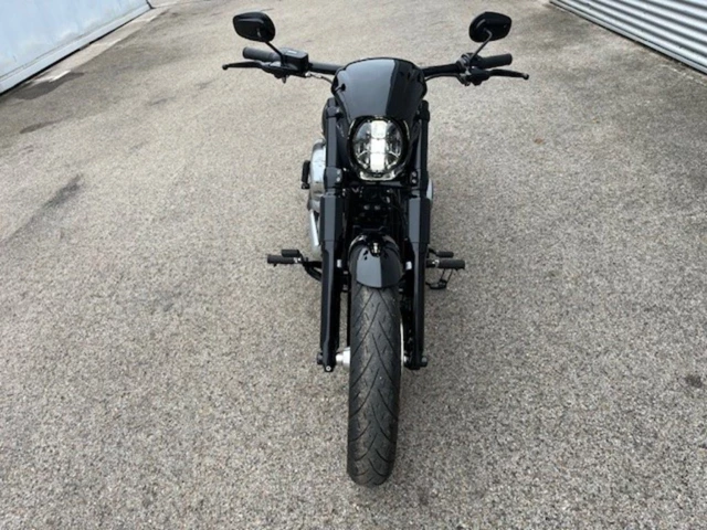 Harley-Davidson Softail Breakout FXBR (schwarz) - Bild 15