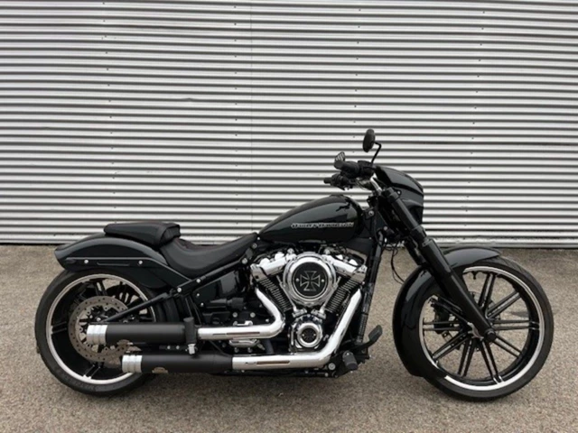 Harley-Davidson Softail Breakout FXBR (schwarz) - Bild 2