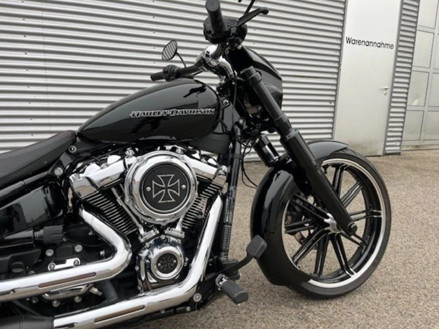 Harley-Davidson Softail Breakout FXBR (schwarz) - Bild 3