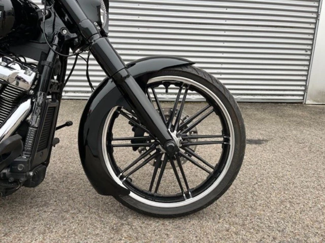 Harley-Davidson Softail Breakout FXBR (schwarz) - Bild 5