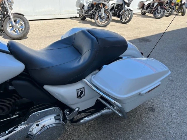 Harley-Davidson Touring Street Glide Special FLHXS (weiss) - Bild 10